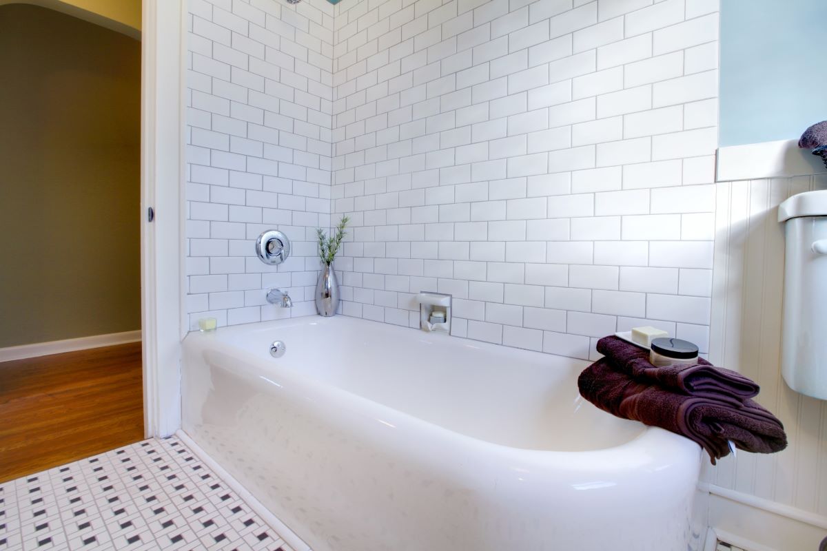Bathtub Resurfacing Imperial, MO | Like-New Bathtub in Imperial, MO | A New Look Resurfacing