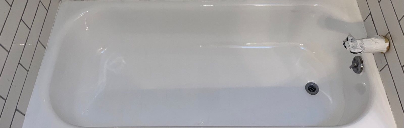 Low Cost Bathtub Refinishing in St. Louis Tub Reglazing A New Look Resurfacing