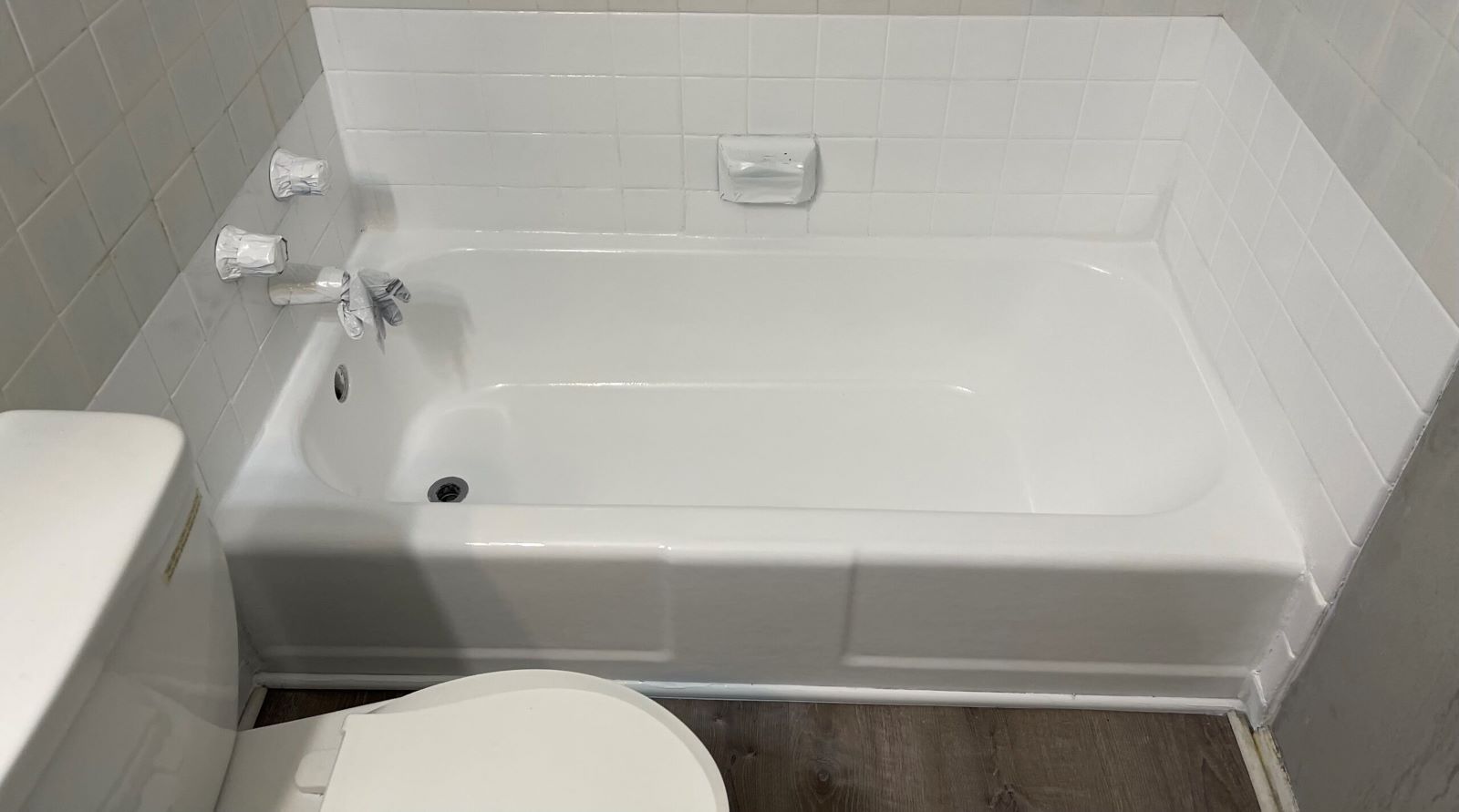 Low Cost Bathtub Refinishing in St. Peters, MO Tub Reglazing A New